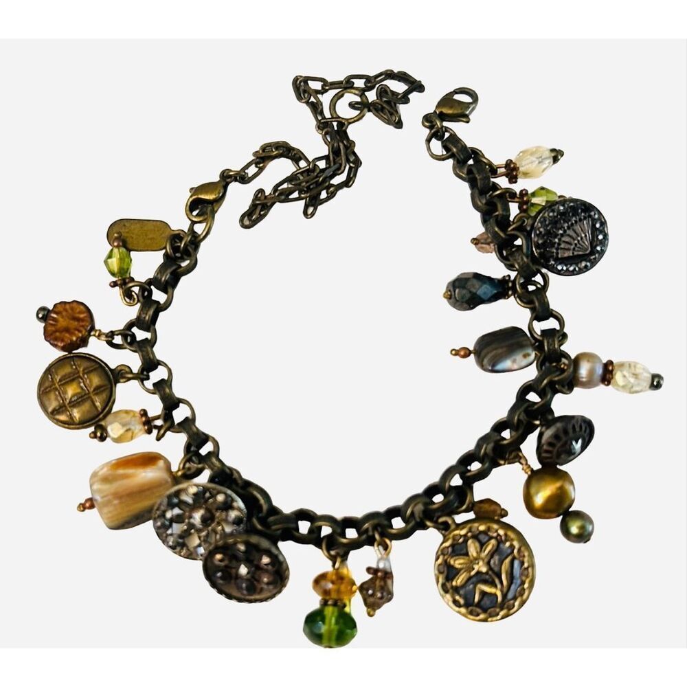 Grandmothers Buttons Vintage Bracelet
